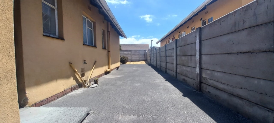 3 Bedroom Property for Sale in Grassy Park Western Cape
